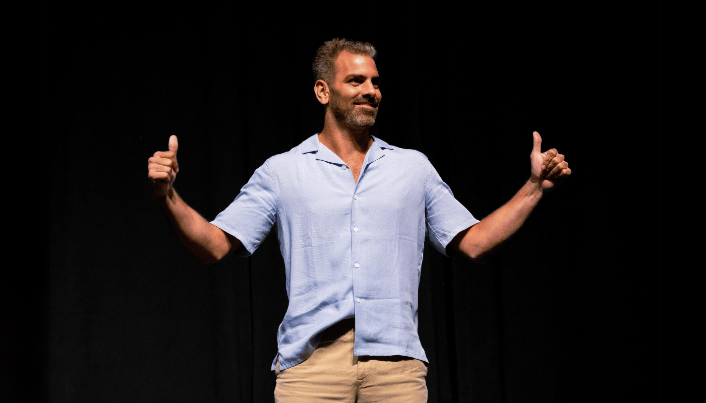 nyle dimarco thumbs up