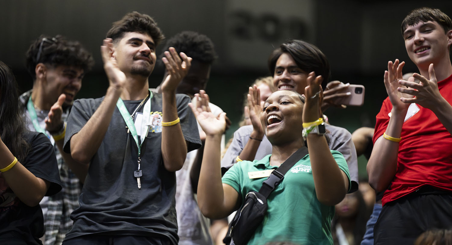 students participating in freshman orientation welcome